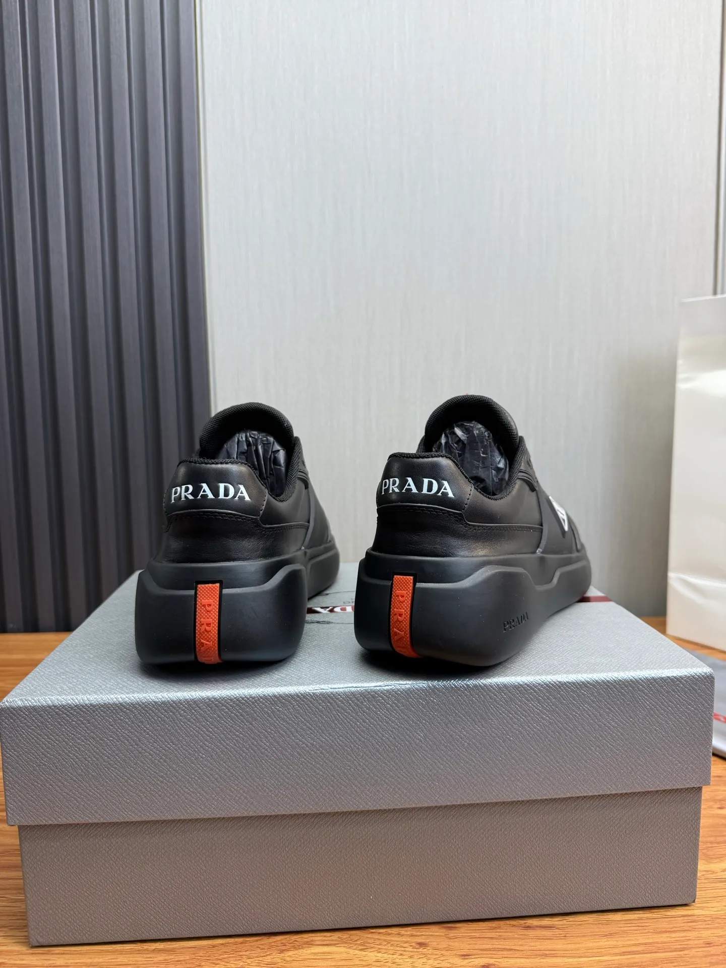 Factory price 600💰 [PRADA] Popular items in men's shoe counters, synchronized with the official website, 1 high-quality shipment ✔️Original cowhide + cowhide lining, 1🆚1 replica, original sole, 38-45 (45 customized, non-refundable)